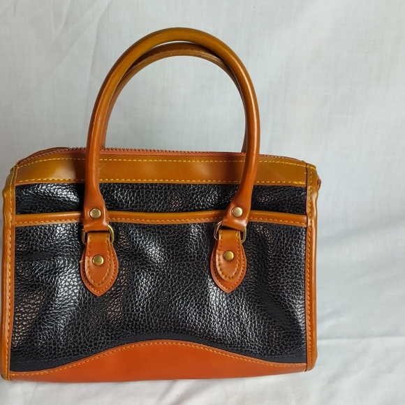 Dooney & Bourke Large Black Pebbled Tan  Leather Doctors Satchel Hand Bag - Picture 6 of 16